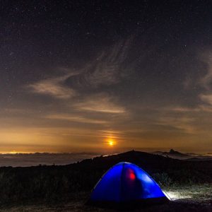 Notte sotto le stelle all’Argimusco e trekking nel bosco di Malabotta